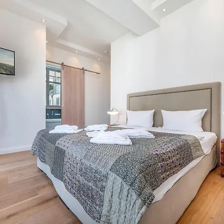 Theres Penthouse Seaside Appartement *