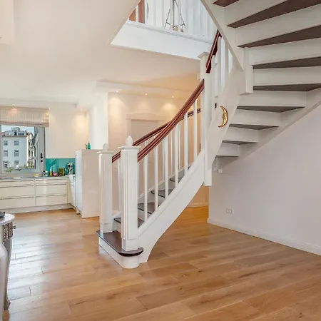 Theres Penthouse Seaside *