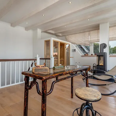 Theres Penthouse Seaside Apartment