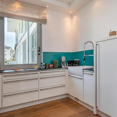 Апартаменти Theres Penthouse Seaside *
