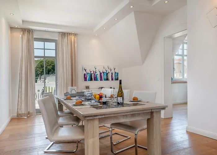 Ostseebad Sellin, Ruegen, Theres *